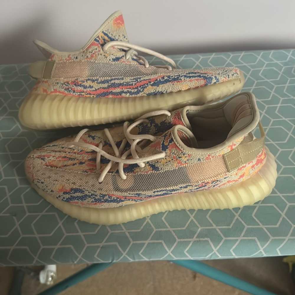 Yeezy MX Oat 350 size 10